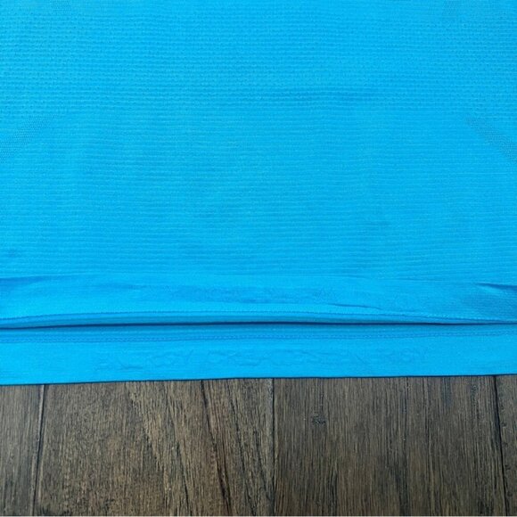 Lululemon Swiftly Tech Racerback Tank Top 2.0 *Waist Length Kayak Blue Light - Picture 7 of 8